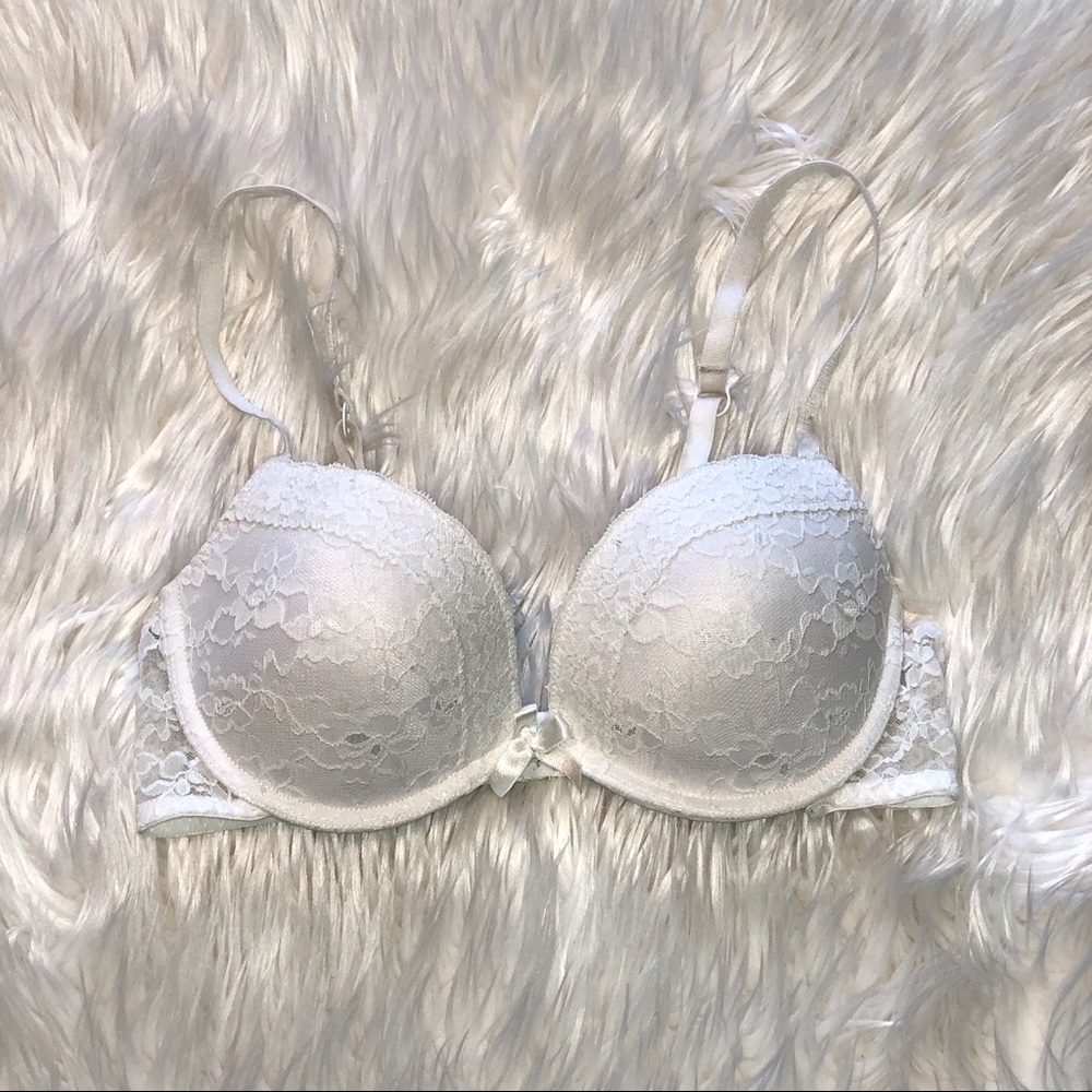 🖤La Senza Classic White Lace The Show Off 32C